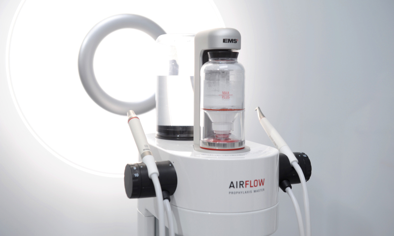 Аппарат для чистки зубов Air Flow