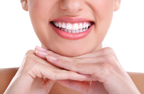 Фарфоровые зубные протезы: особенности установки
